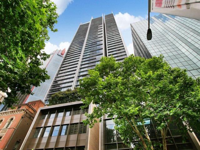 PANORAMIC SYDNEY SKYLINE VIEWS, NORTH / EAST CORNER, ICONIC BUILDING & LOCATION