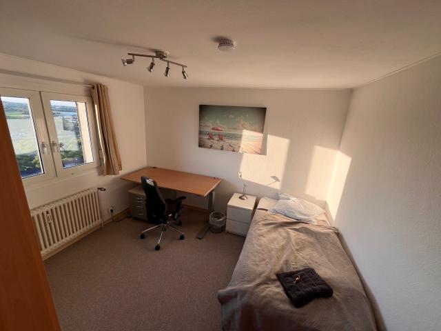 Panoramic Penthouse above Stuttgart – 134 m² · 5 BR · 500 Mbps · 2 Balconies · Parking Space