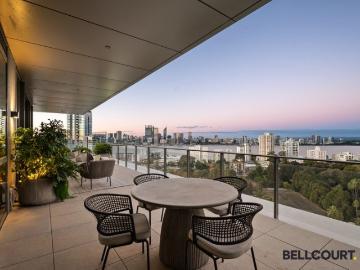 PANORAMIC PENTHOUSE PERFECTION ELEVATED LIFESTYLE LIVING