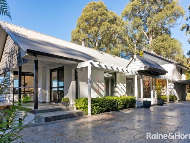 Private Mountainside Sanctuary With Views That Stretch To Melbourne