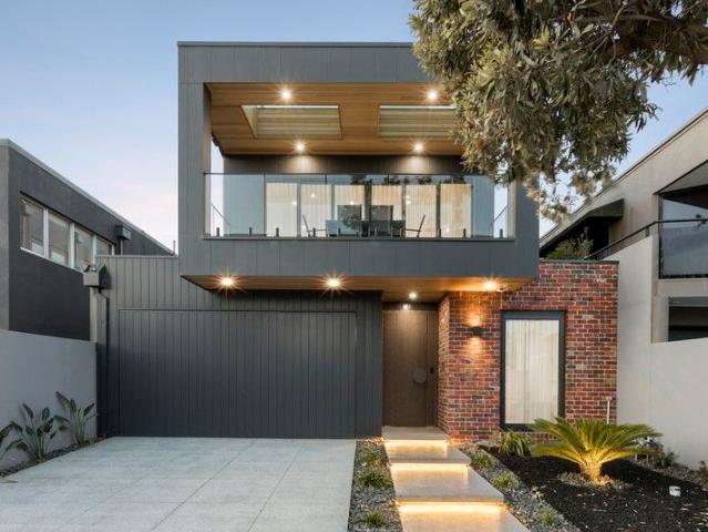 Panoramic Perfection, Metres from the Beach