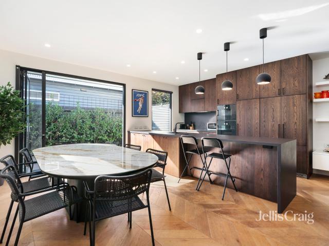 Panoramic perfection on revered Richmond Hill FURNISHED
