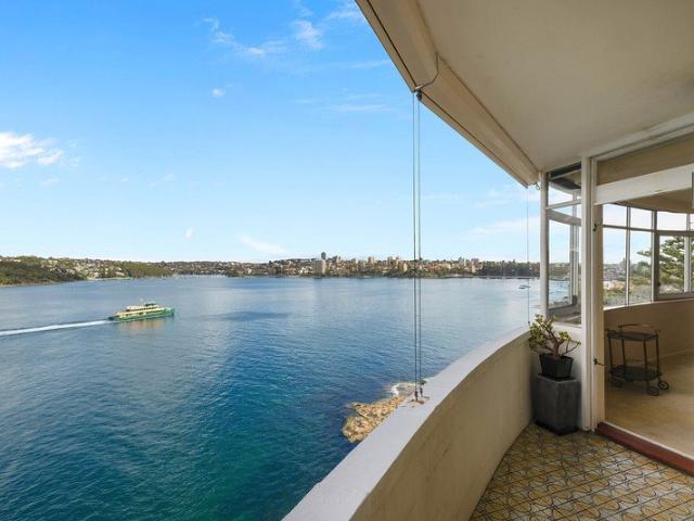 Panoramic waterfront wonderland