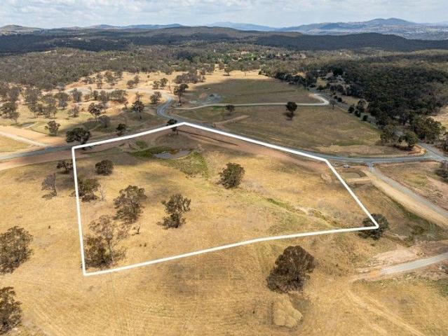 Panoramic Views, Dual Frontage & Creek Fed Dam
