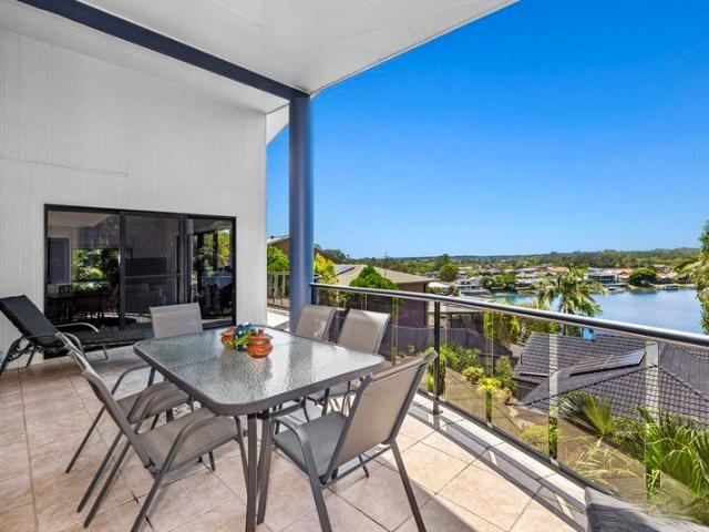 PANORAMIC VIEWS | DUAL LIVING POTENTIAL | PRIVATE BUSH LAND SETTING Private inspections welcome