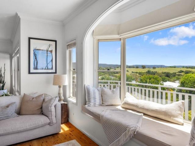 Panoramic Views, Effortless Milton Living