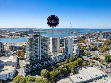 Panoramic Views from Every Window on Level 13 in The Verve