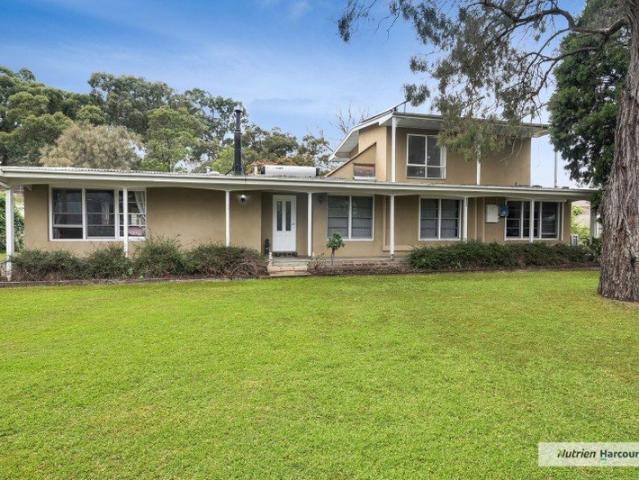 Panoramic Views, Space & Town Convenience