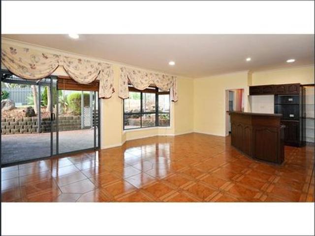 Panoramic Views & Spacious Family Living