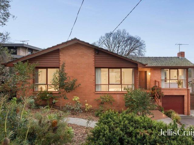 Panoramic views with 2 entertaining decks and parkland proximity