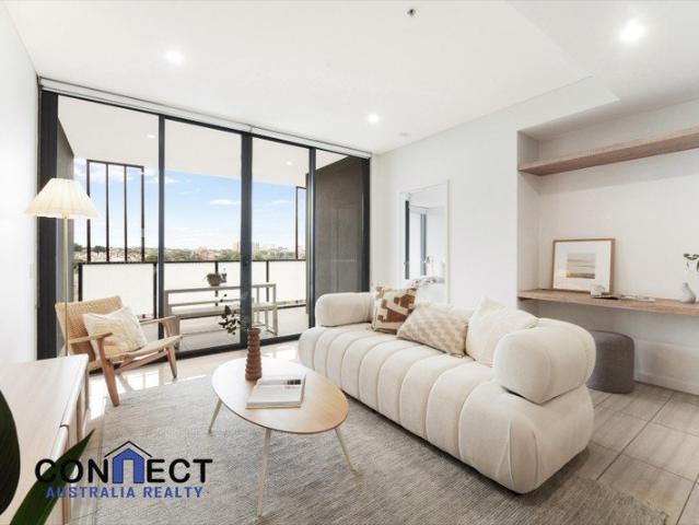 Panoramic Views, Ultimate Convenience & Sun drenched luxury East Village