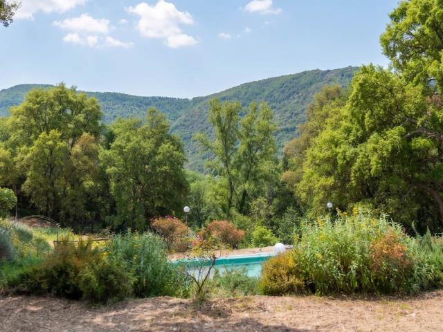 PANORAMICA DELL'IMMOBILE E POSIZIONE 407m² Monticiano