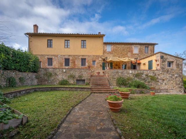 PANORAMICA DELL'IMMOBILE E POSIZIONE 501m² Siena