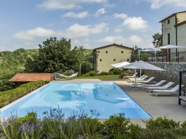 Panoramica Dell'immobile E POSIZIONE 517m² Palaia