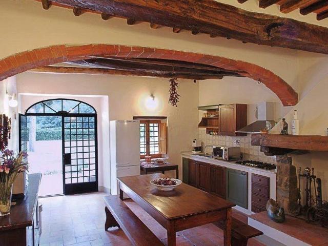 PANORAMICA DELL'IMMOBILE E POSIZIONE 550m² Gaiole in Chianti