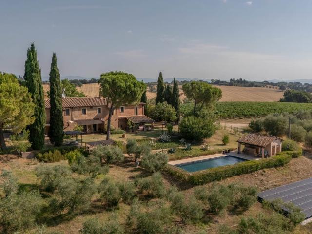 PANORAMICA DELL'IMMOBILE E POSIZIONE 623m² Castiglione del Lago