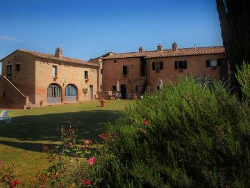 Panoramica Dell'immobile E Posizione 650m² Siena