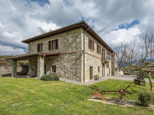 Panoramica Dell'immobile E POSIZIONE 685m² Castel Focognano