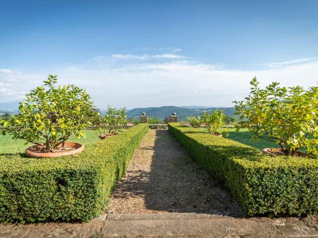 Panoramica Dell'immobile E Posizione 836m² Pontassieve
