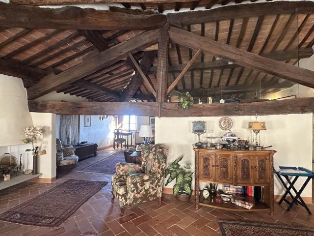 PANORAMICA DELL'IMMOBILE E POSIZIONE 122m² Montepulciano