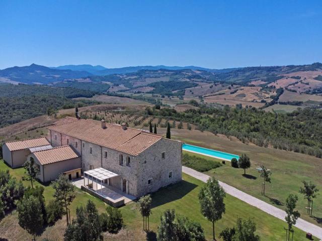 Panoramica Dell'immobile E POSIZIONE 1278m² Volterra