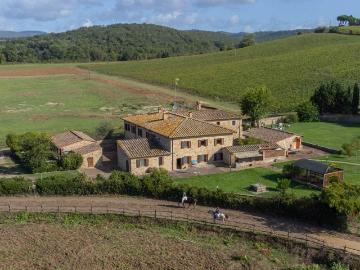Panoramica Dell'immobile E POSIZIONE 1593m² Castelnuovo Berardenga