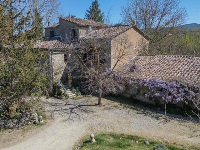 PANORAMICA DELL'IMMOBILE E POSIZIONE 2000m² Rapolano Terme