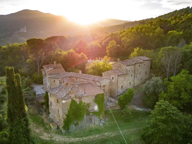 PANORAMICA DELL'IMMOBILE E POSIZIONE 2220m² Cortona