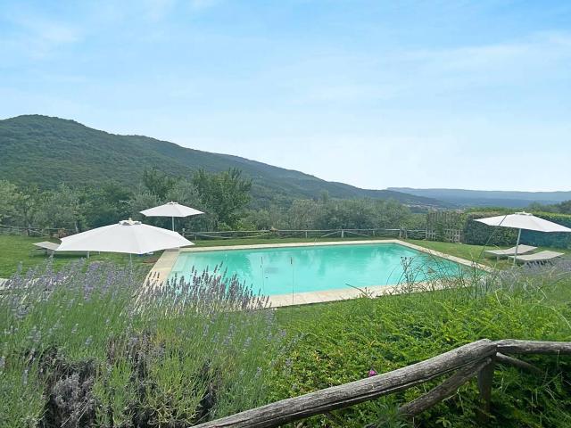 PANORAMICA DELL'IMMOBILE E POSIZIONE 222m² Loro Ciuffenna