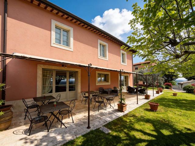 Panoramica Dell'immobile E POSIZIONE 238m² Casole d'Elsa