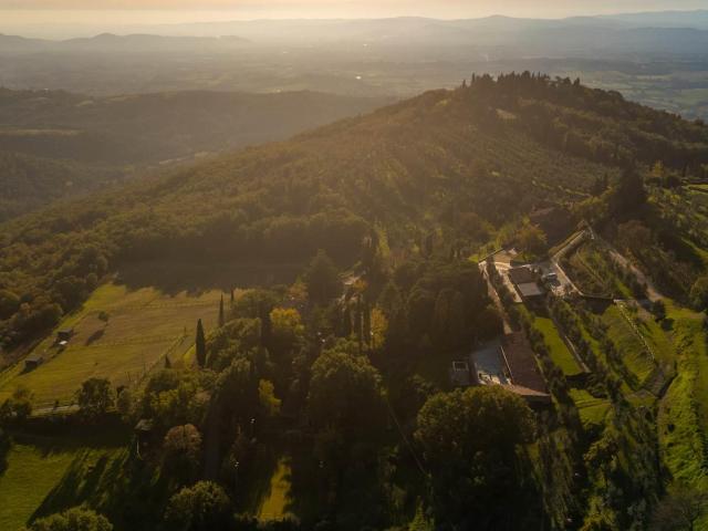 PANORAMICA DELL'IMMOBILE E POSIZIONE 314m² Arezzo