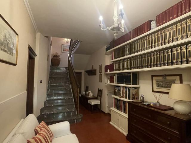 PANORAMICA DELL'IMMOBILE E POSIZIONE 330m² Castelnuovo Berardenga