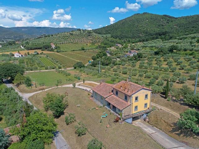 Panoramica Dell'immobile E Posizione 357m² Cortona