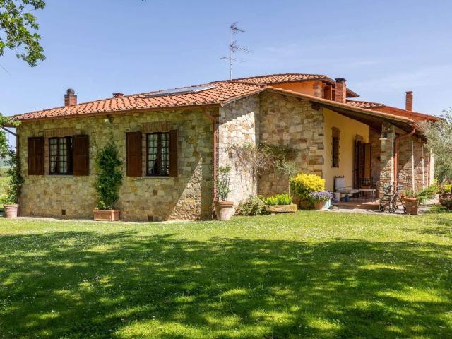 PANORAMICA DELL'IMMOBILE E POSIZIONE 375m² Castelnuovo Berardenga