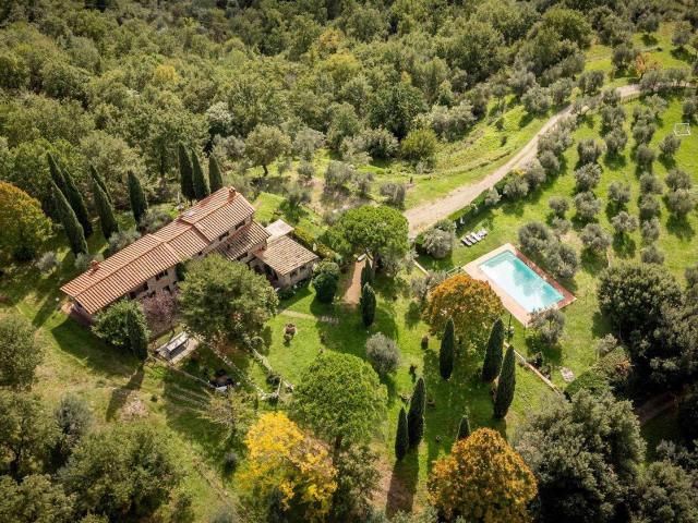 Panoramica Dell'immobile E POSIZIONE 390m² Reggello
