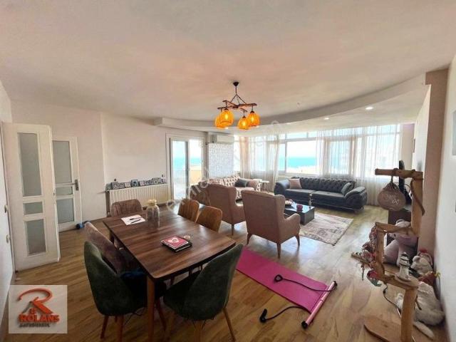 Panoramik Deniz Manzaralı Ultra Geniş Kiralık Daire