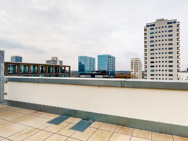 Paare aufgepasst! 2 Zimmer Penthousewohnung mit 2 Dachterrassen und EBK