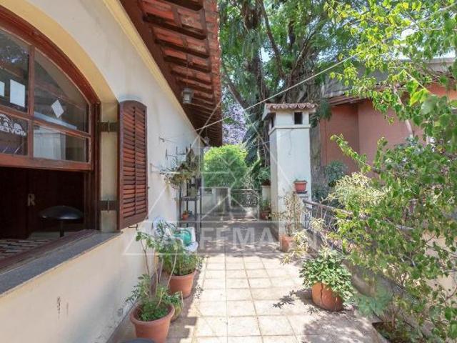 Pacaembu casa aconchegante