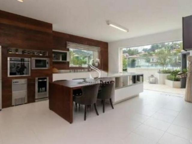 Pacaembu, Casa Residencial de 657m² com 4 dormitórios, 3 suítes, 8 vagas