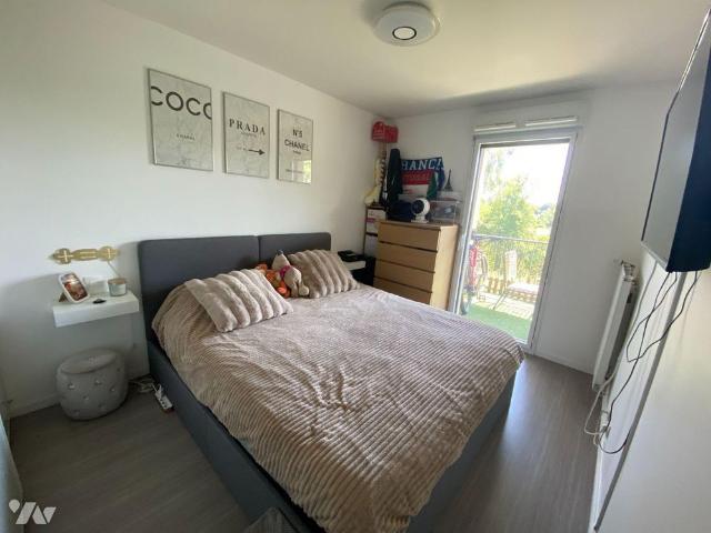 PACE, rue Michel Marion appartement de type 2 de 49m², situé au 1er étage, comprenant: entrée a.