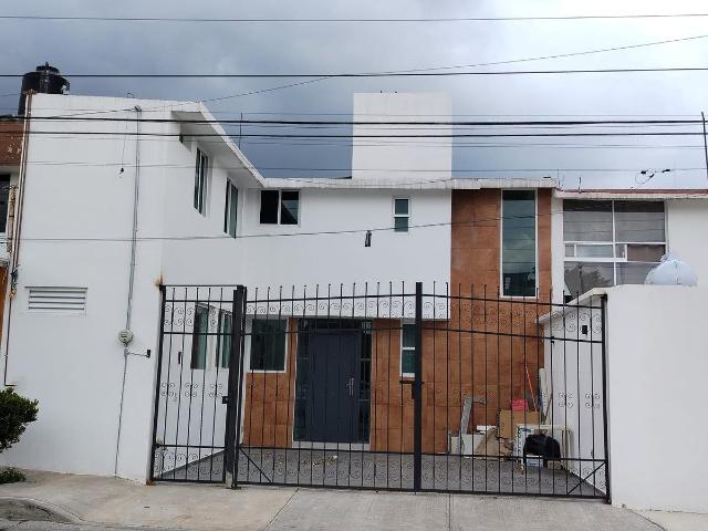 PACHUCA VENDE O RENTA CASA IDEAL PARA OFICINAS EN FRACCIONAMIENTO CONSTITUCION