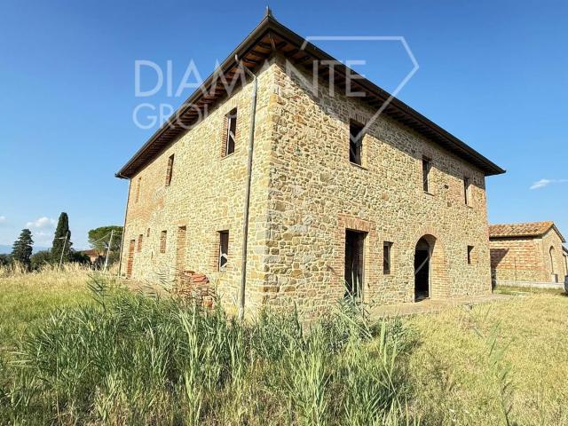 Paciano Pg: tra le dolci colline Umbre, casale del 1800 in. 450m² Paciano