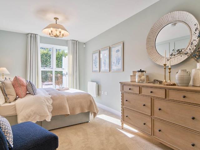 Pacific Drive, Eastbourne BN23, 2 bed flat to rent, £2,885 pcm | PrimeLocation