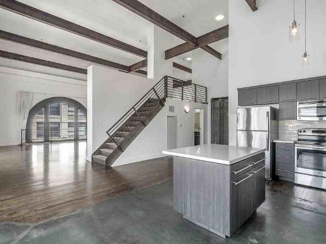 Pacific Electric Lofts Studio Apartment for Rent at 610 S Main St, Los Angeles, CA 90014 Downtown Los Angeles