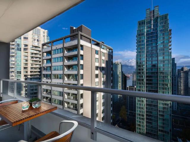 Pacific Palisades — 1 Bedroom Large Windows & Views