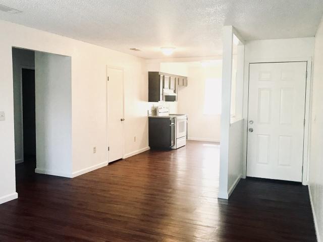 Pacific Pines 2 Bedroom Apartment for Rent at 3901 Q St, Bakersfield, CA 93301 Homaker Park