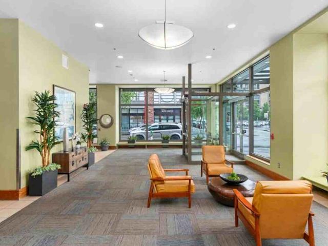 Pacific Tower Studio Apartment for Rent at 333 Nw 4th Ave, Portland, OR 97209 Old Town Chinatown