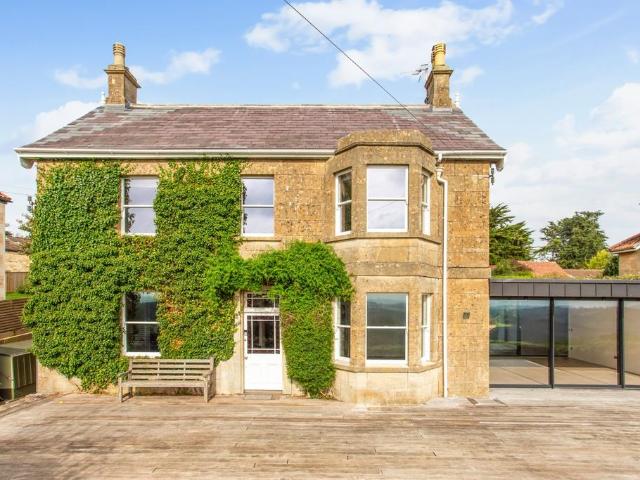 Pack Horse Lane Bath BA2 6 bed detached house to rent £4,500 pcm £1,038 pw