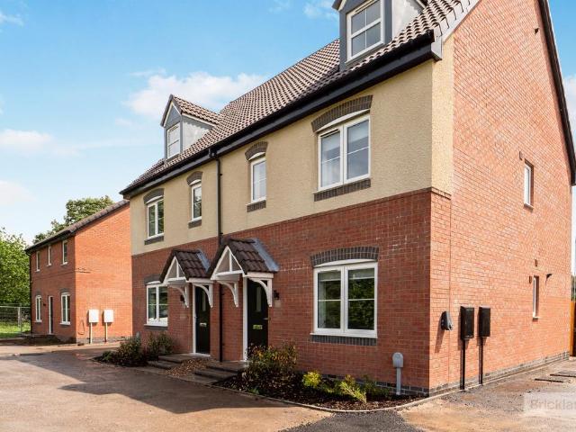 Packe Road, Shepshed, Loughborough 4 bed semi detached house to rent £1,650 pcm £381 pw