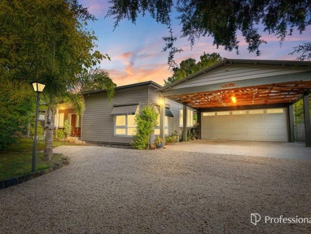 PACKED WITH FEATURES BUNGALOW, WORKSHOPS & ENTERTAINERS DREAM